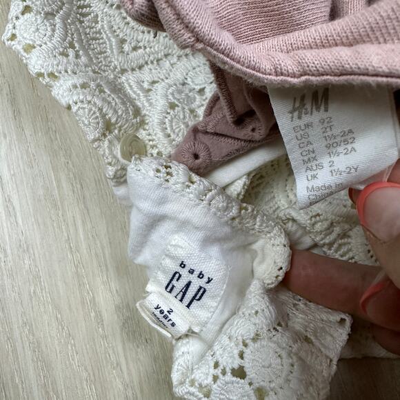 6 Piece Bundle Lot Girls 2T Sweatshirt Shirt Dress Toddler Gap H&M Pink Neutral - Picture 8 of 9